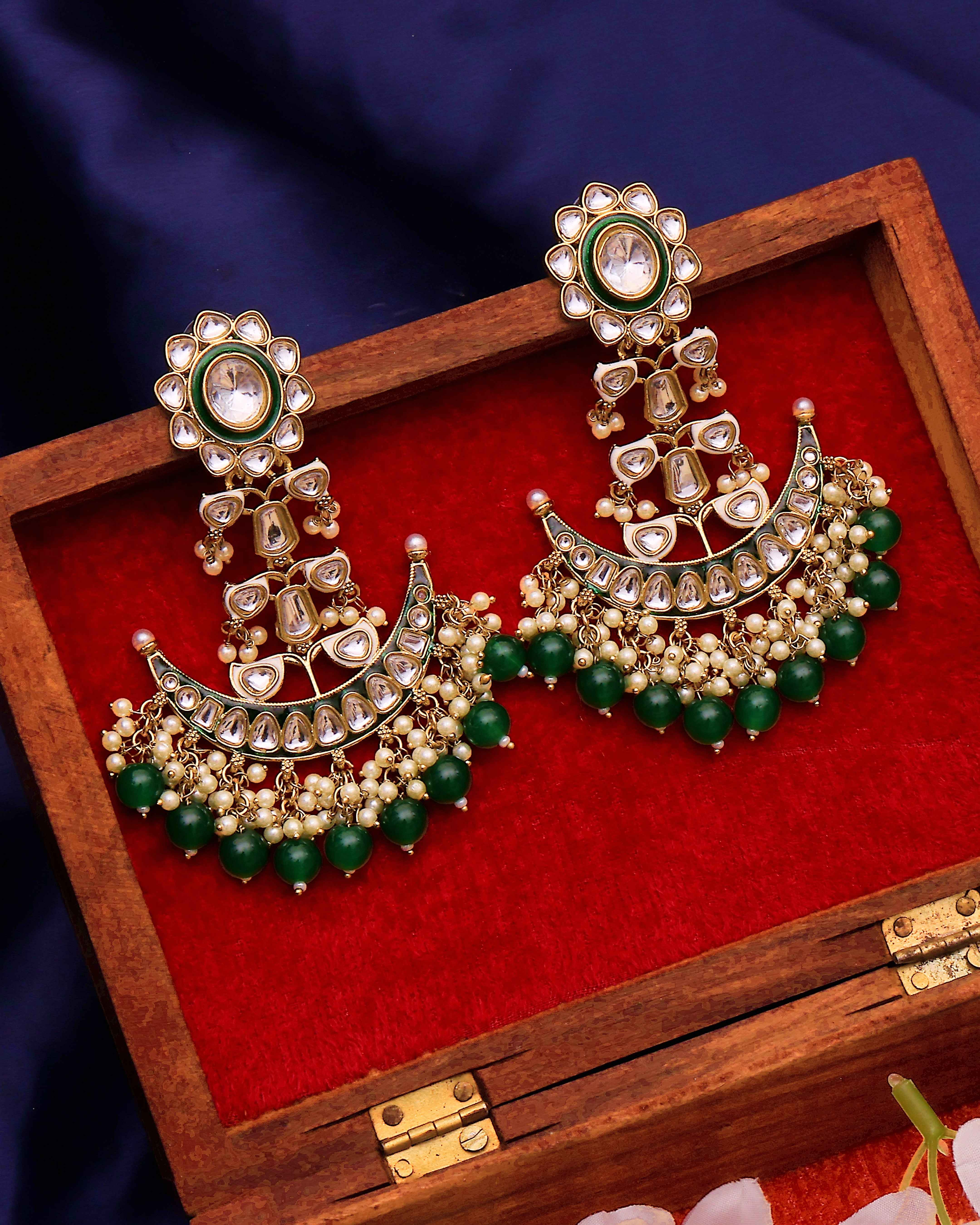 Ameera Emerald Chandbalis
