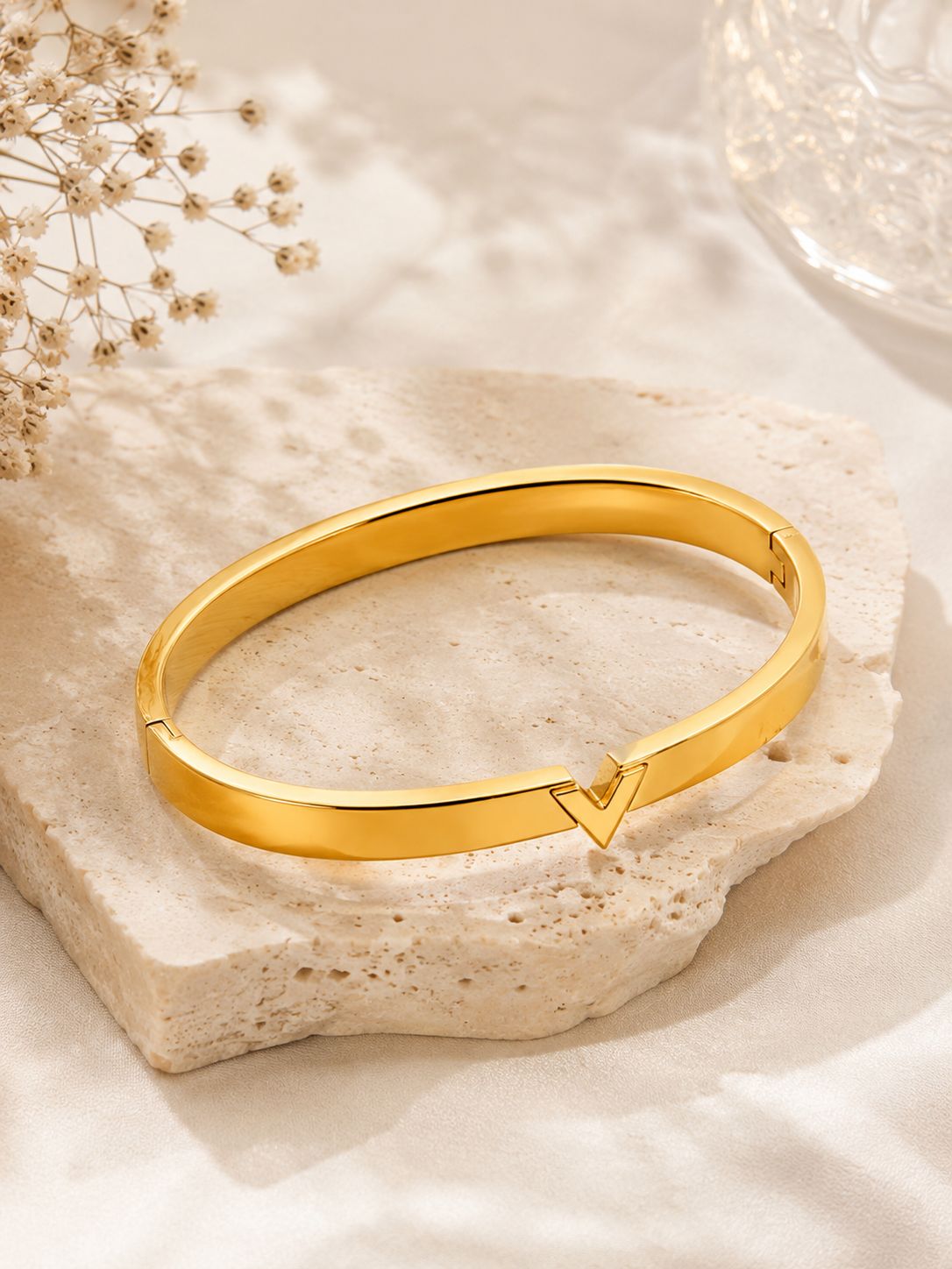 Vera V-Lock Bangle – view 3 – Pabeena