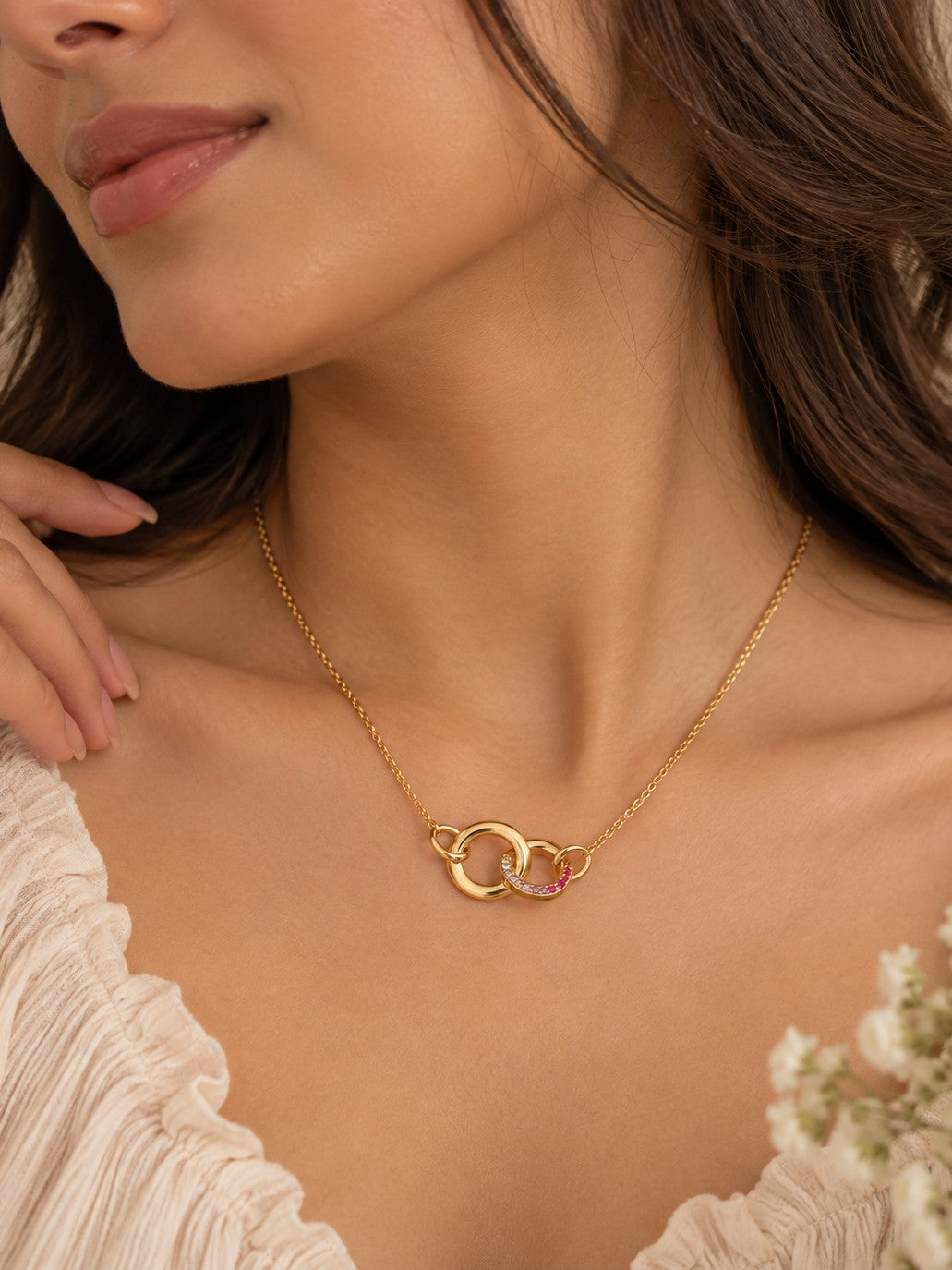 Entwined Circles Necklace – worn – Pabeena