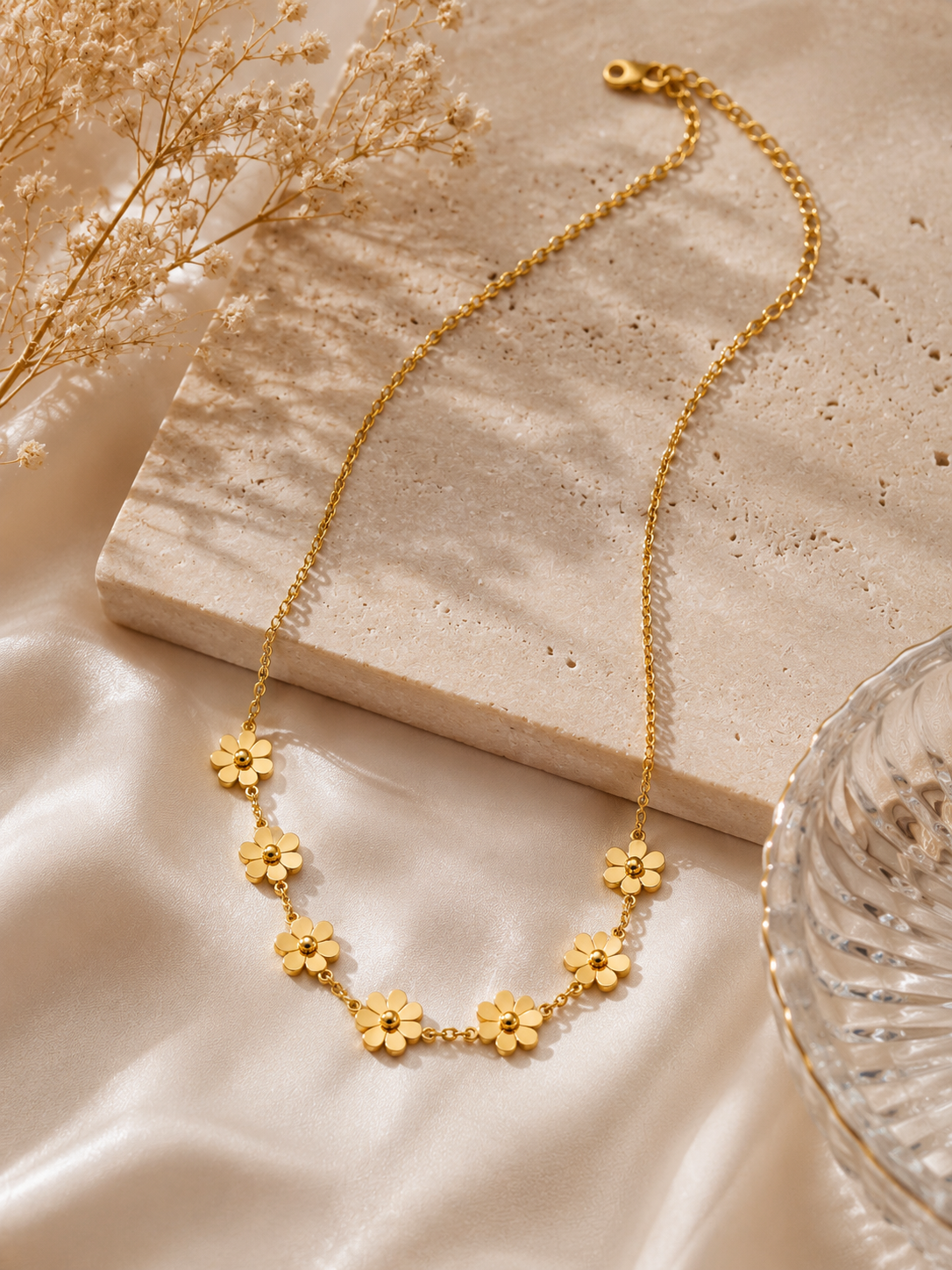 Golden Daisy Bloom Necklace – view 3 – Pabeena