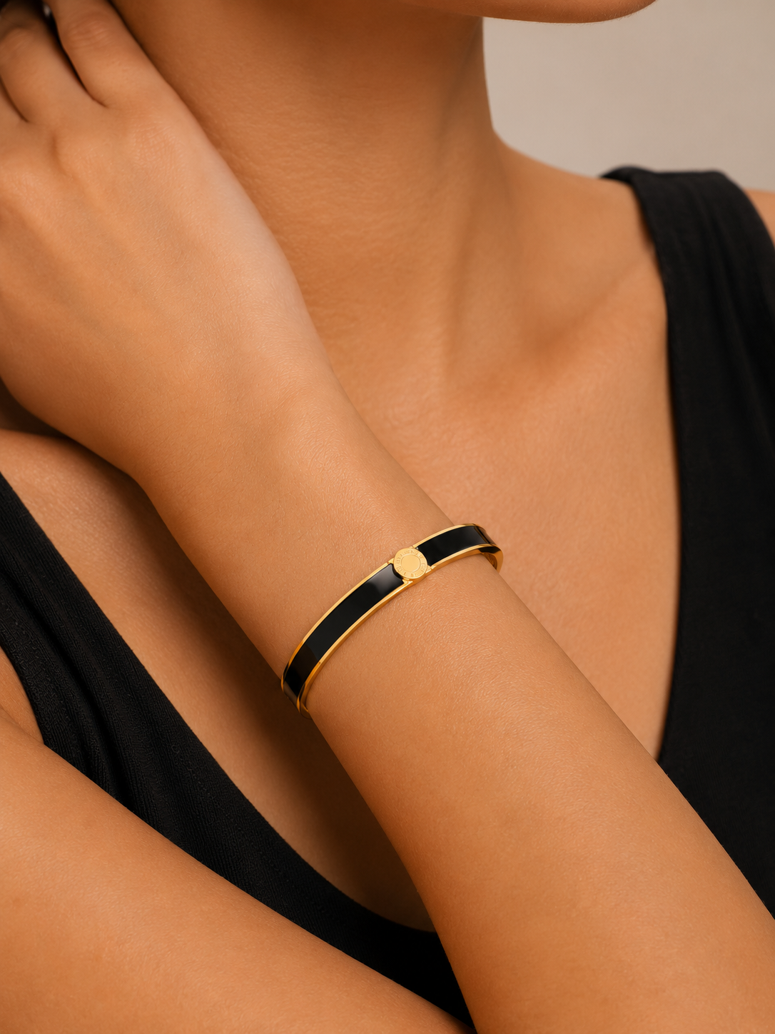 Noir Eclipse Luxe Bangle – view 2 – Pabeena