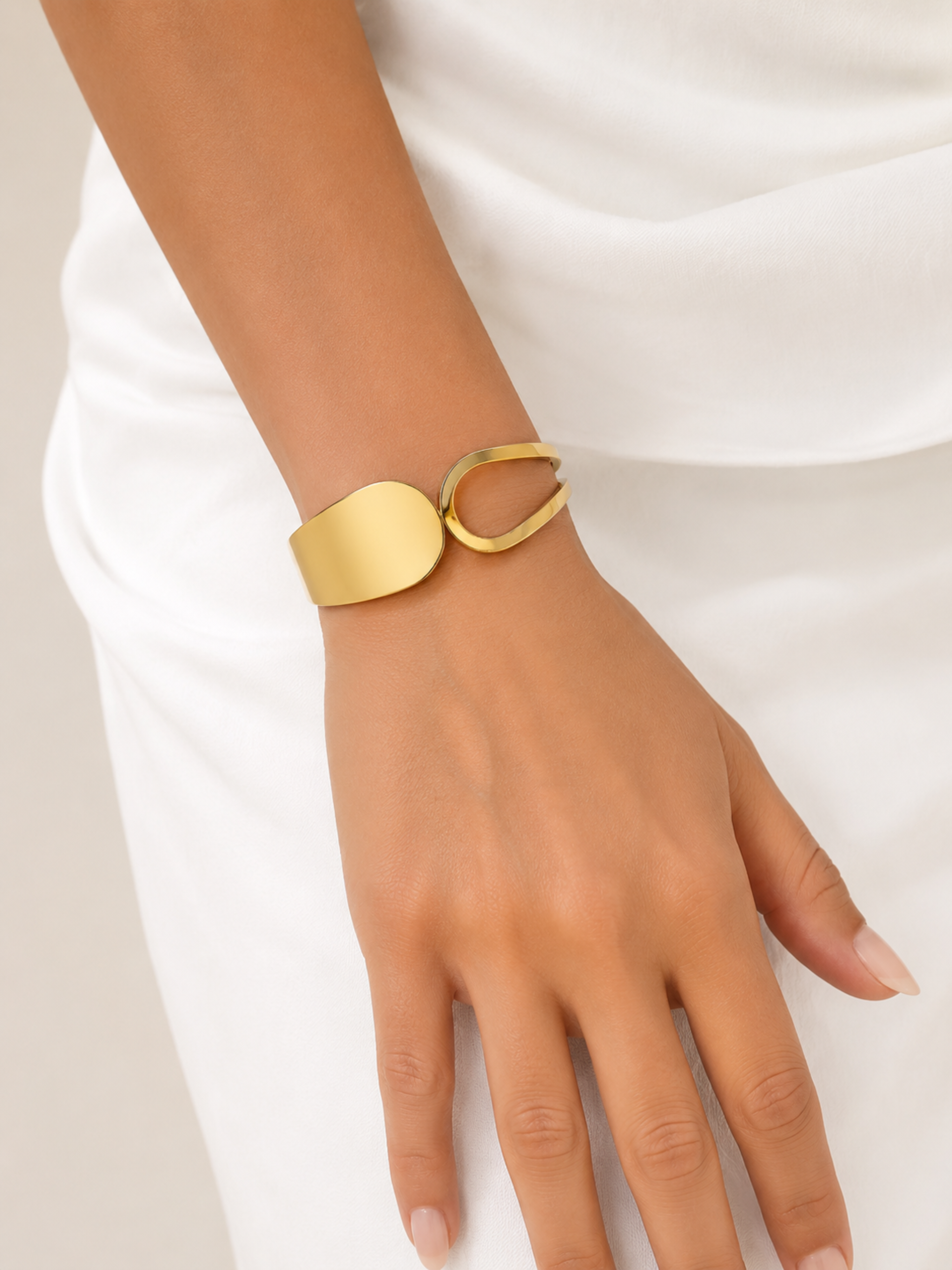 Iconic Love Cuff - Pabeena