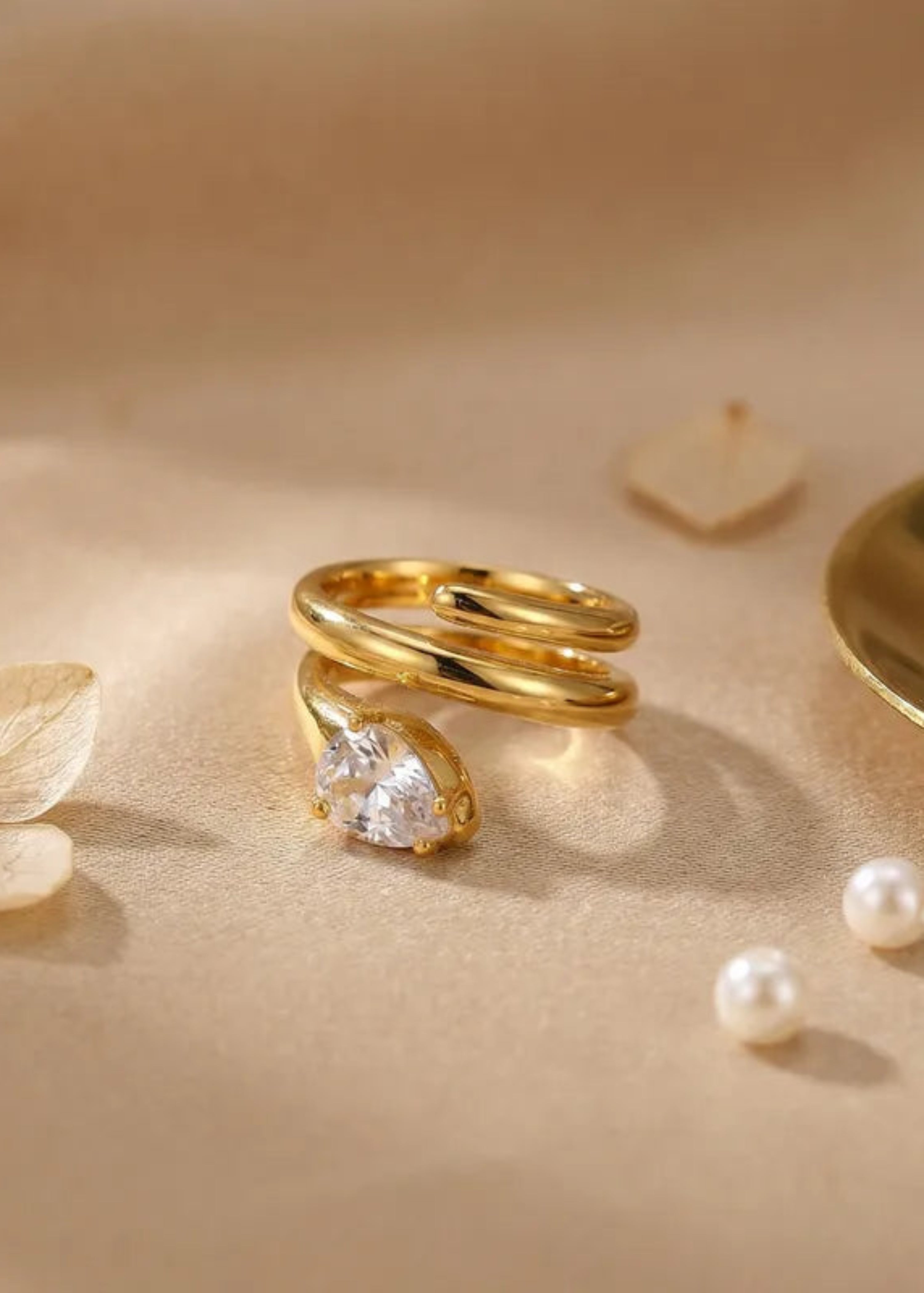 Lumière Solitaire Ring – view 4 – Pabeena