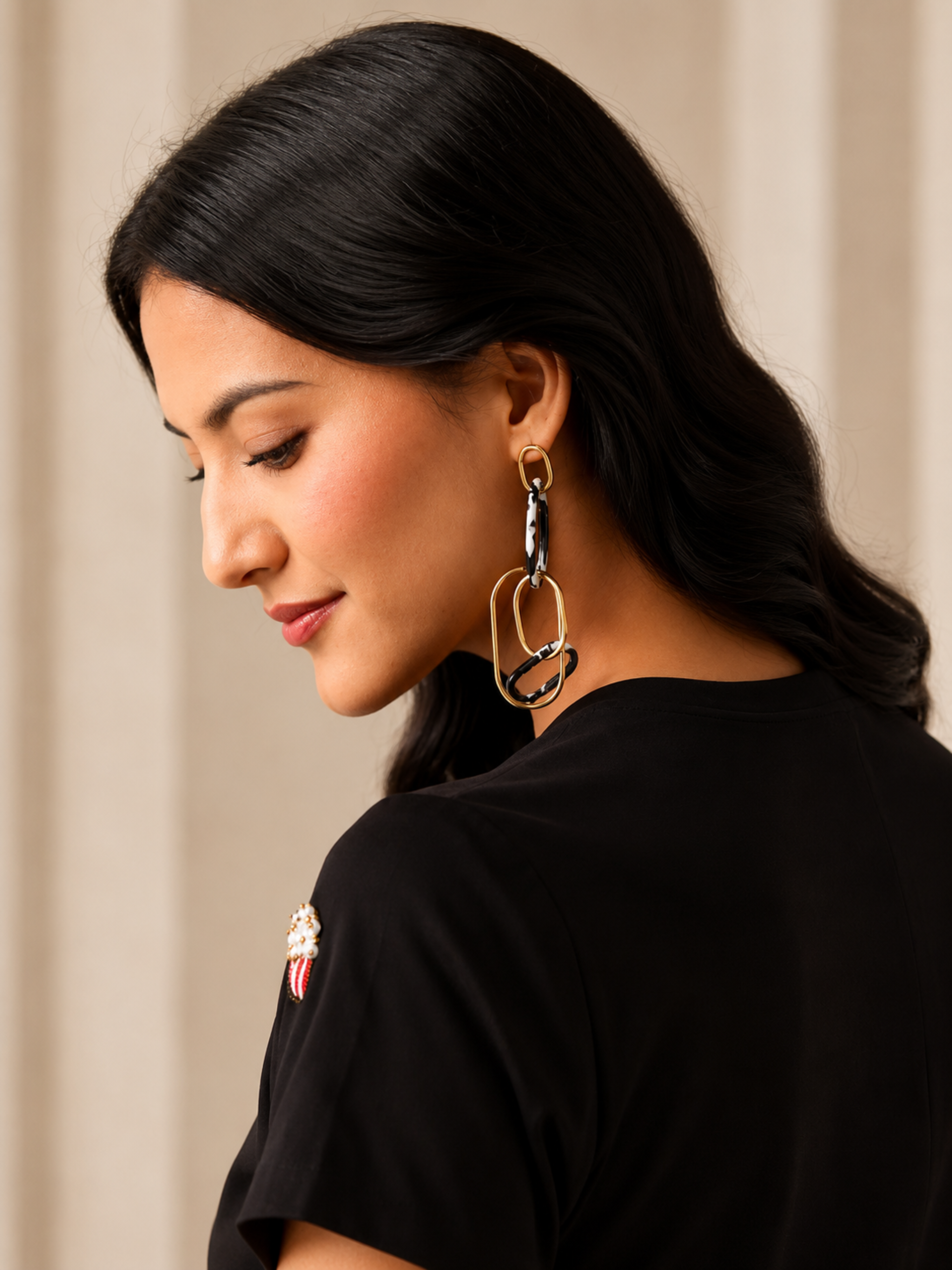 Monochrome Link Earrings – view 4 – Pabeena