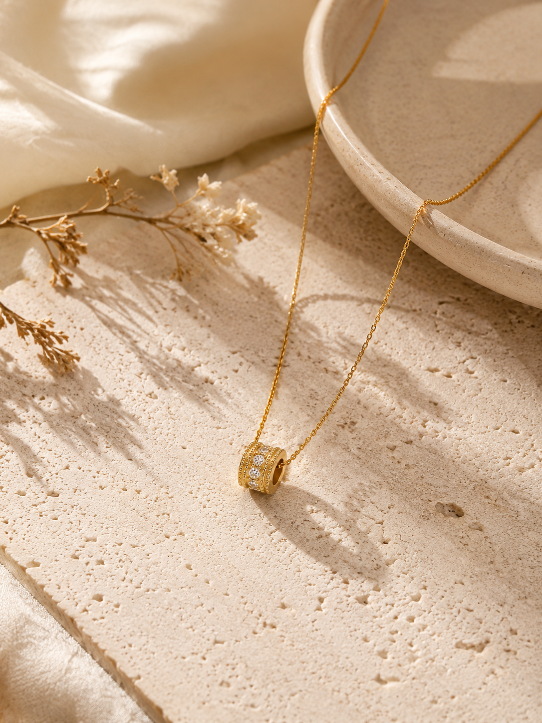 Stella Glow Necklace – view 3 – Pabeena