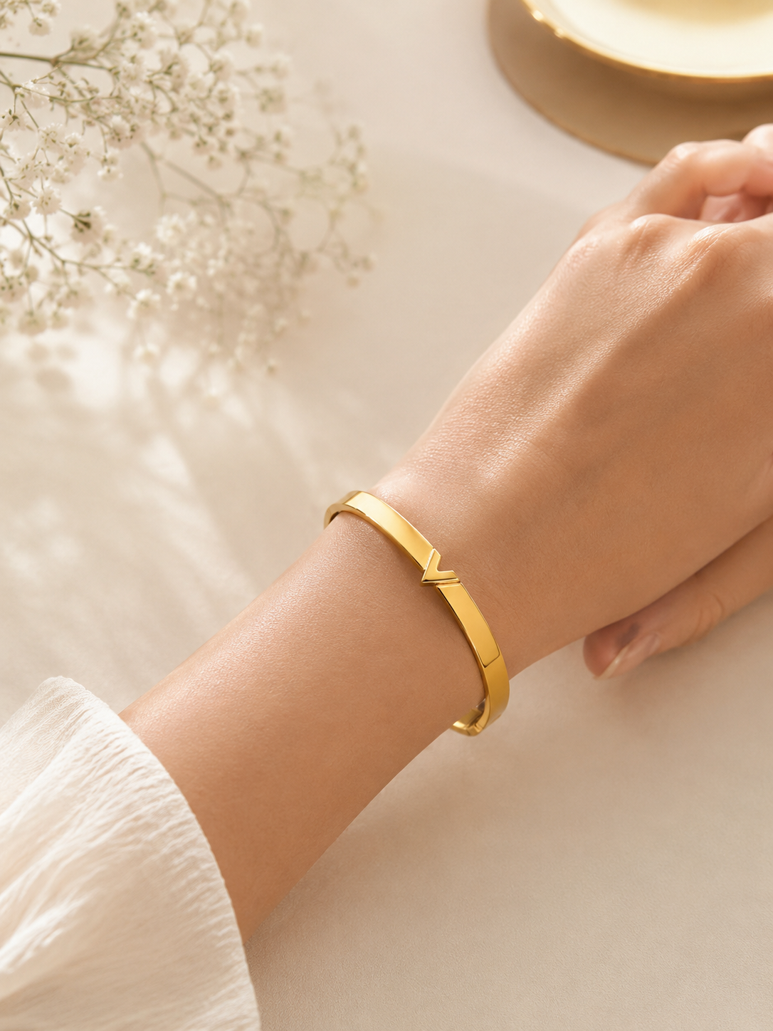 Vera V-Lock Bangle – view 2 – Pabeena