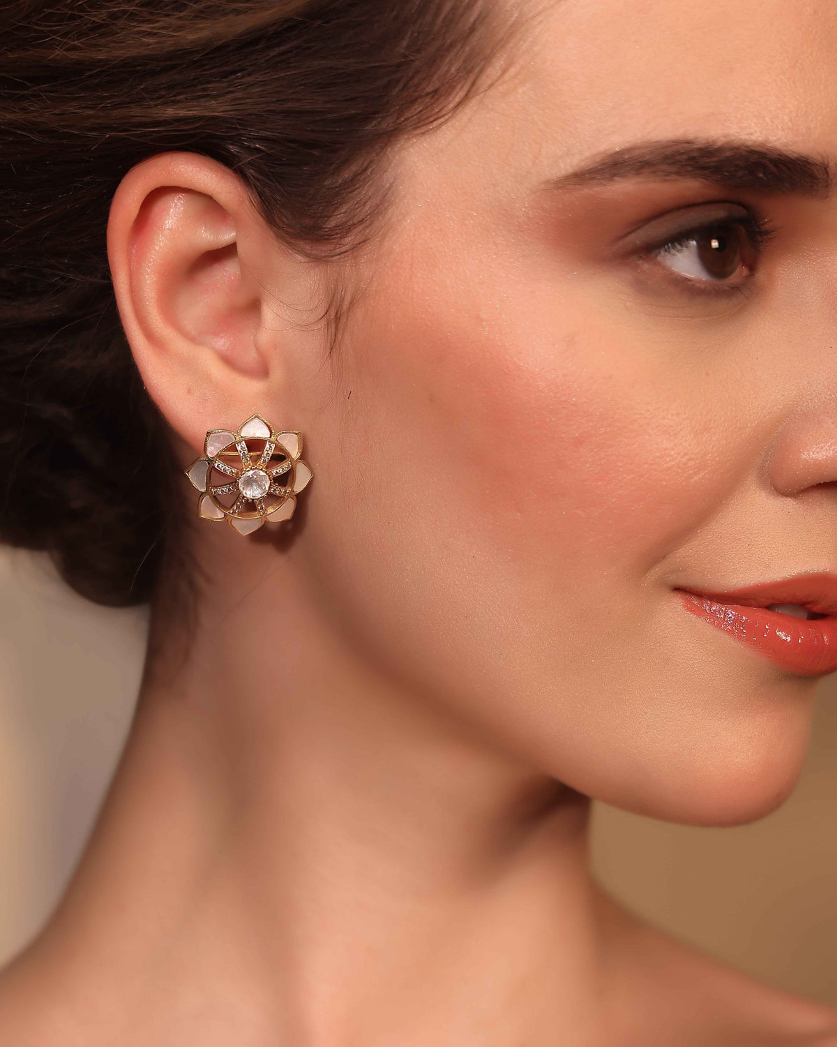Samira Lotus Glow Studs