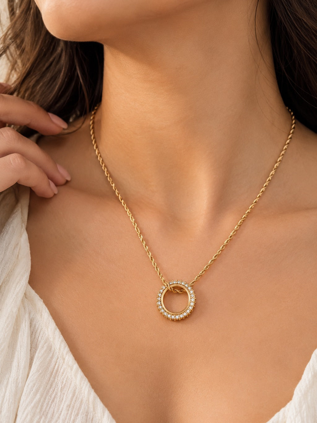 Halo Rope Necklace – worn on the neck – Pabeena